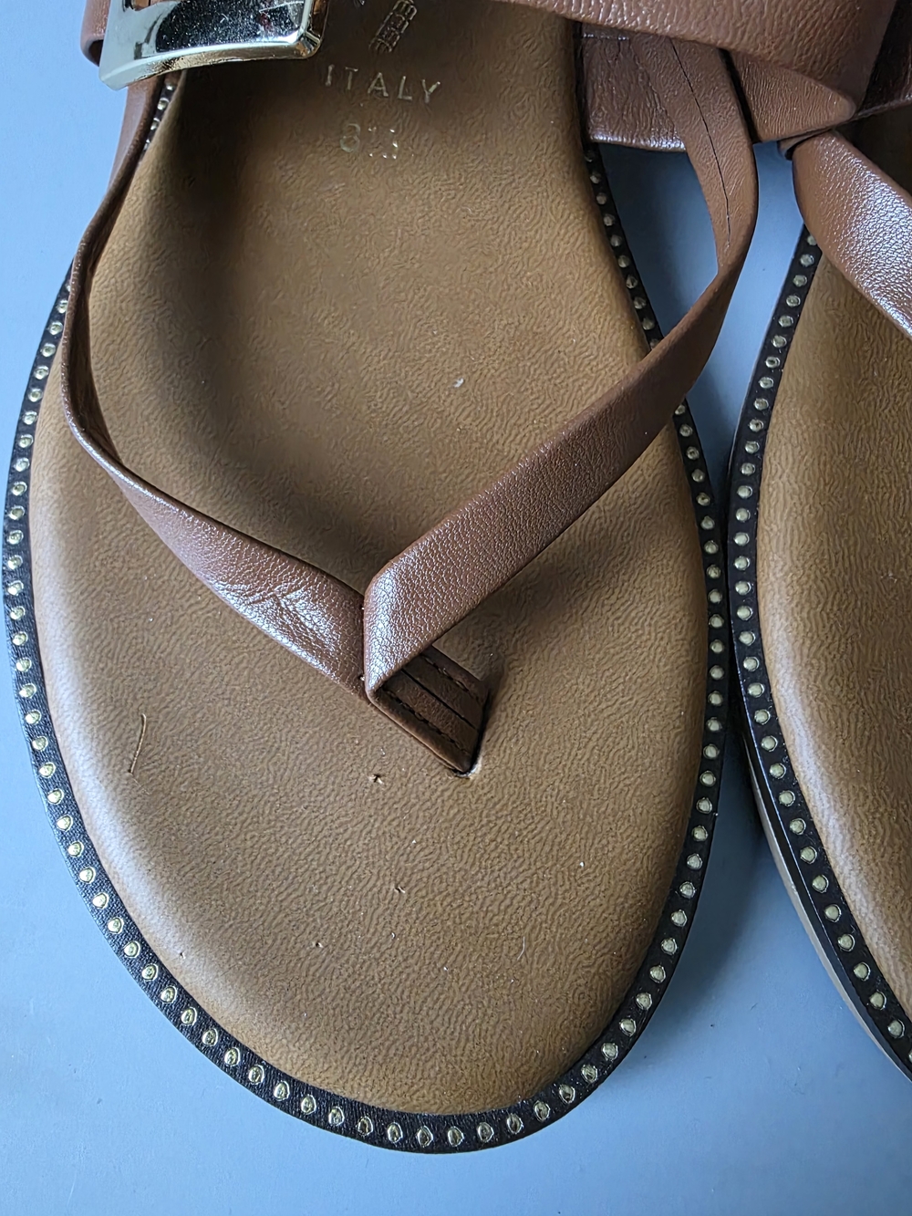 TOSCANELLA Tan Leather Slide Sandals with Stud Detail.Made in ITALY - Picture 4 of 7